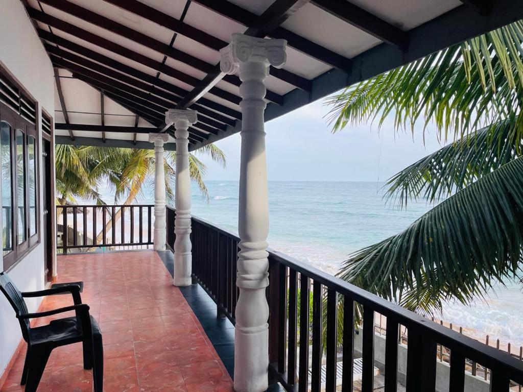 Rainbow Surf Beach Hotell Koggala Exteriör bild