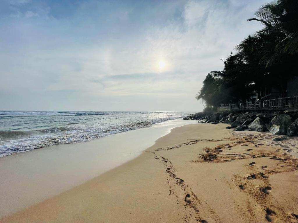 Rainbow Surf Beach Hotell Koggala Exteriör bild
