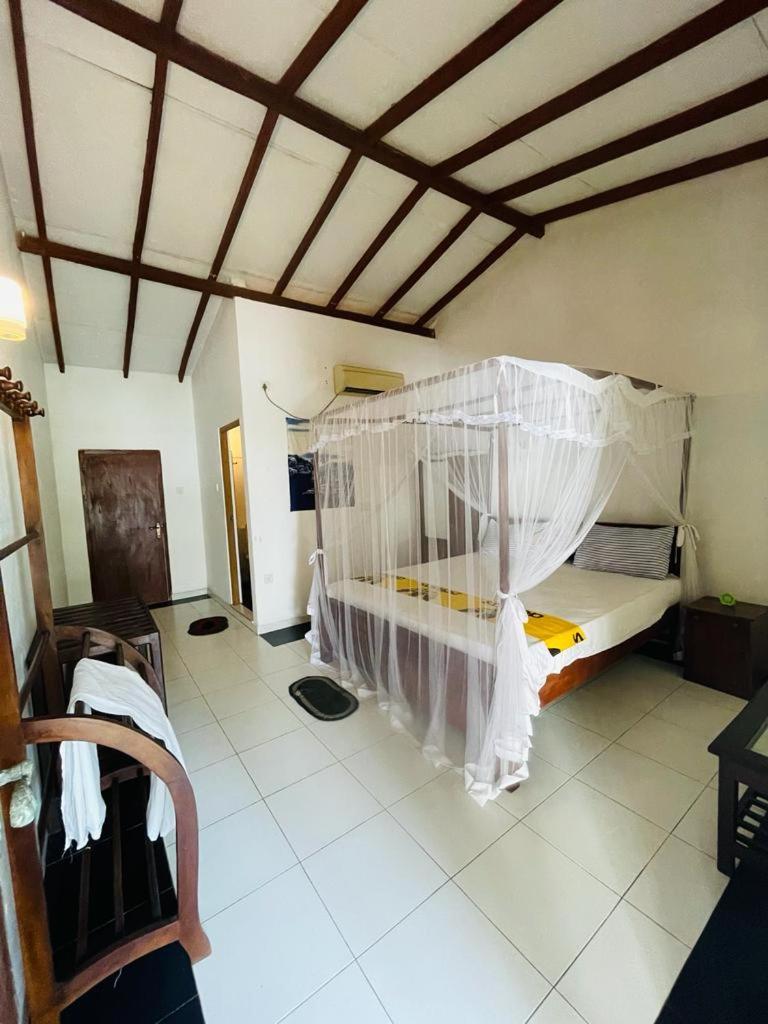 Rainbow Surf Beach Hotell Koggala Exteriör bild