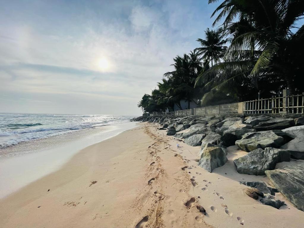 Rainbow Surf Beach Hotell Koggala Exteriör bild