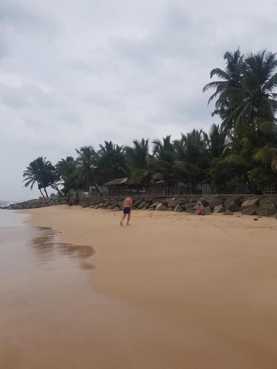 Rainbow Surf Beach Hotell Koggala Exteriör bild
