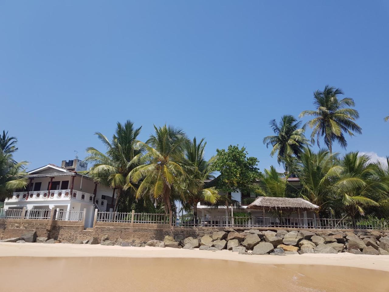 Rainbow Surf Beach Hotell Koggala Exteriör bild