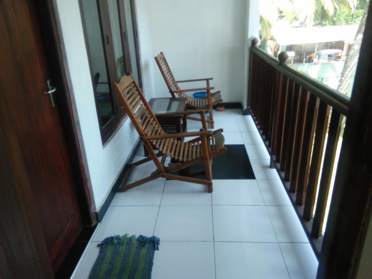 Rainbow Surf Beach Hotell Koggala Exteriör bild