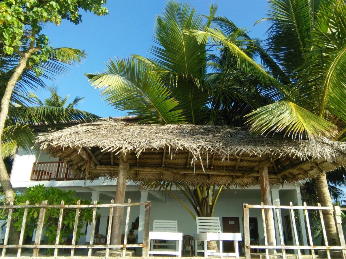 Rainbow Surf Beach Hotell Koggala Exteriör bild