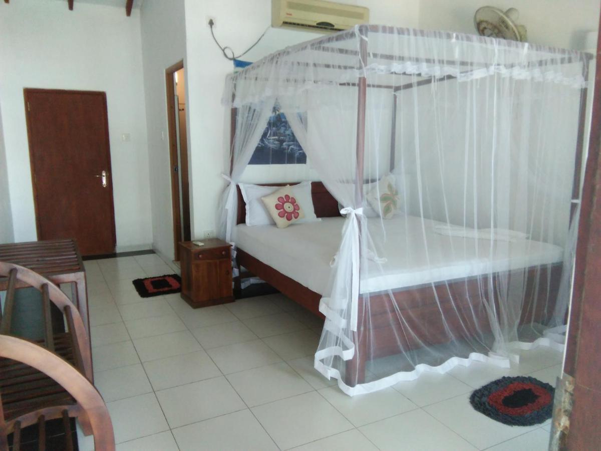 Rainbow Surf Beach Hotell Koggala Exteriör bild